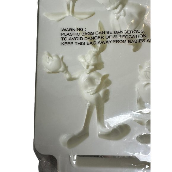 Vintage Warner Bros Looney Tunes Jello Gelatin Ice Chocolate Plastic Mold - Picture 4 of 7